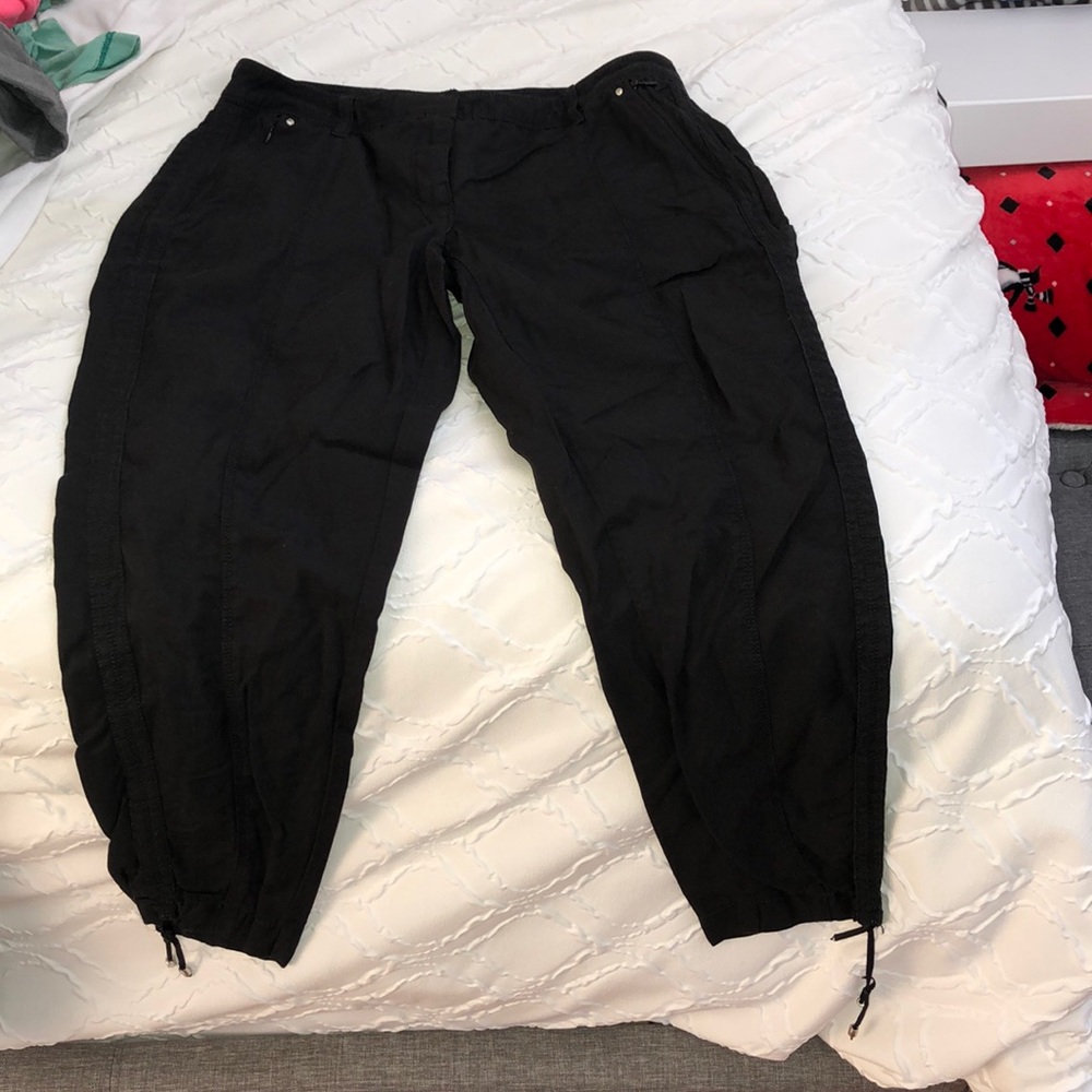NWOT Black Joggers S4